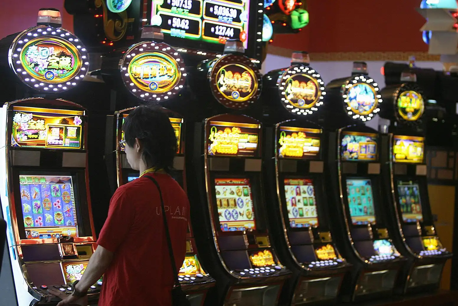 加利福尼亚女子Evelyn R.在拉斯维加斯西门赌场老虎机赢得百万大奖，成为近期幸运玩家的典范。